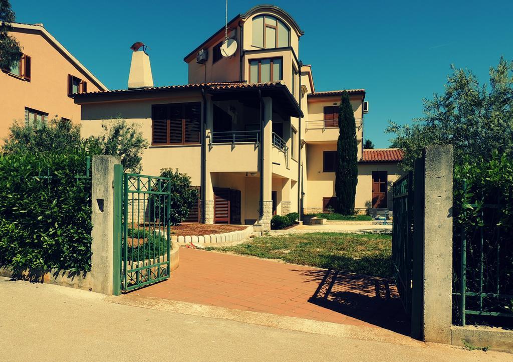 Stoja Apartment Pula Exterior photo